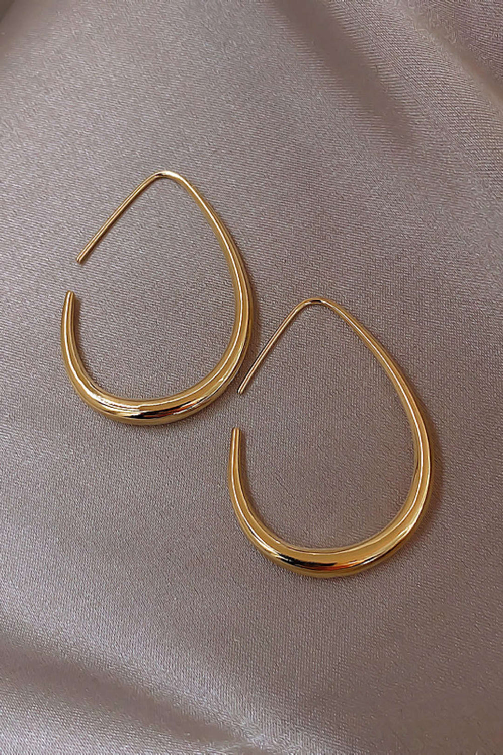 oorbellen voor dames – Kaira | Ovale Metalen Oorbellen