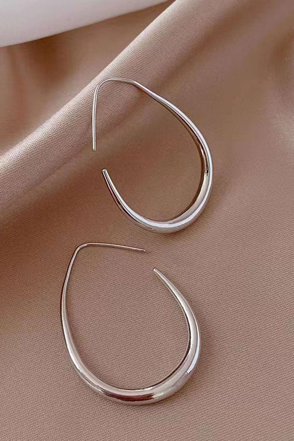 oorbellen voor dames – Kaira | Ovale Metalen Oorbellen