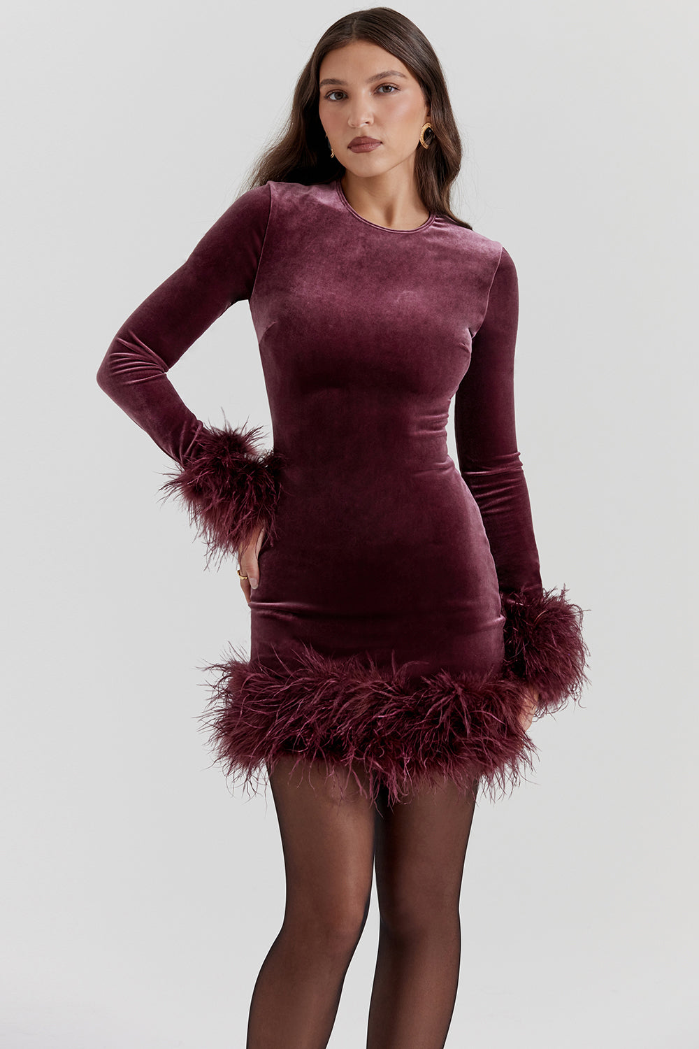 Leony | Fluwelen Mini-Jurk met Veren - Fashion Lab