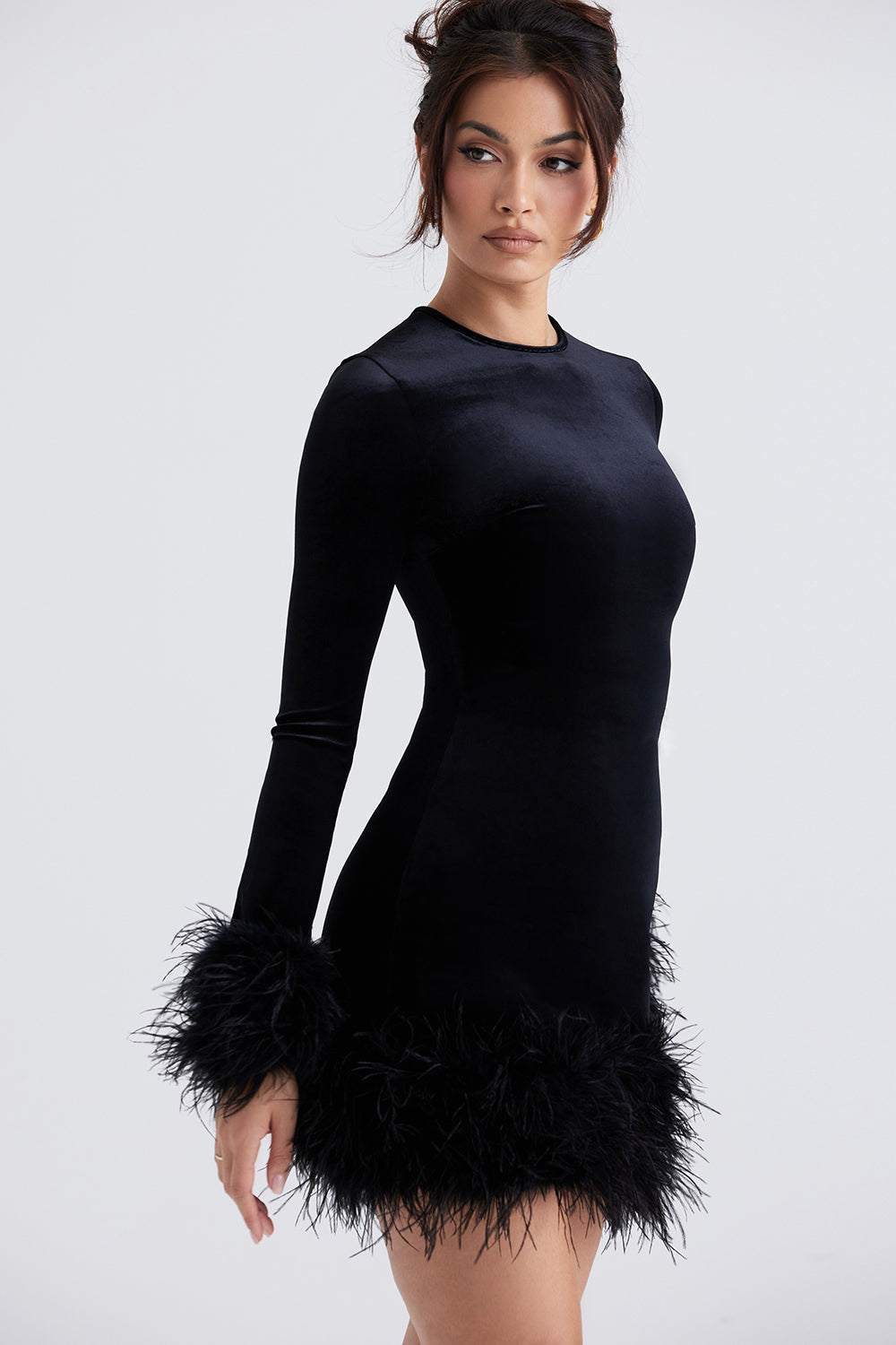 Leony | Fluwelen Mini-Jurk met Veren - Fashion Lab