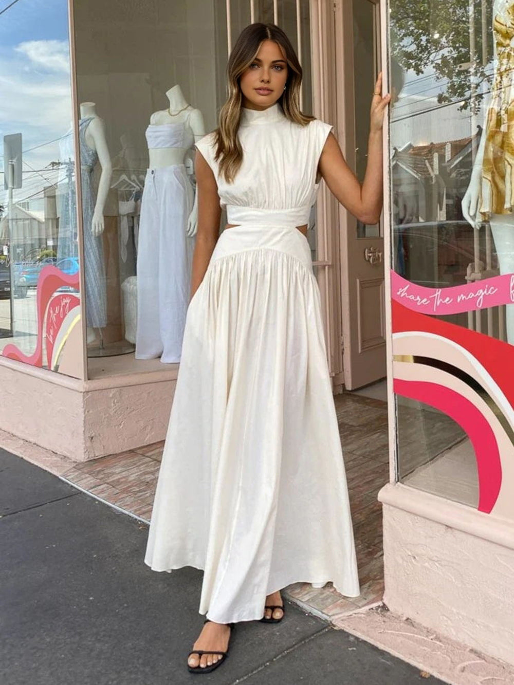 Polina | Lange Mock Neck Cut Out Jurk - Fashion Lab