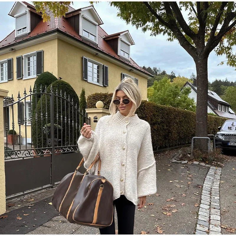 Zara | Oversized Cardigan Met Gouden Knopen - Fashion Lab