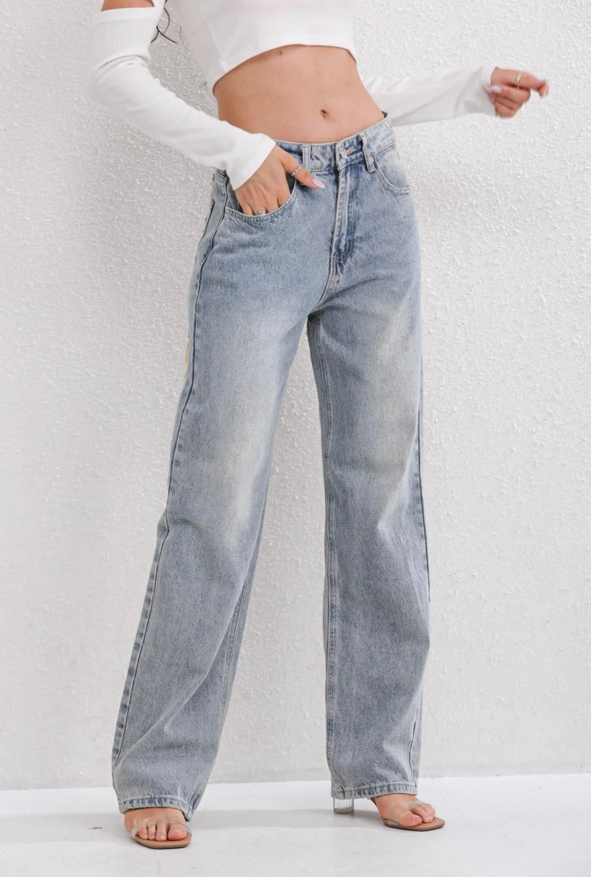 Livia - Vintage Ripped Jeans - Fashion Lab
