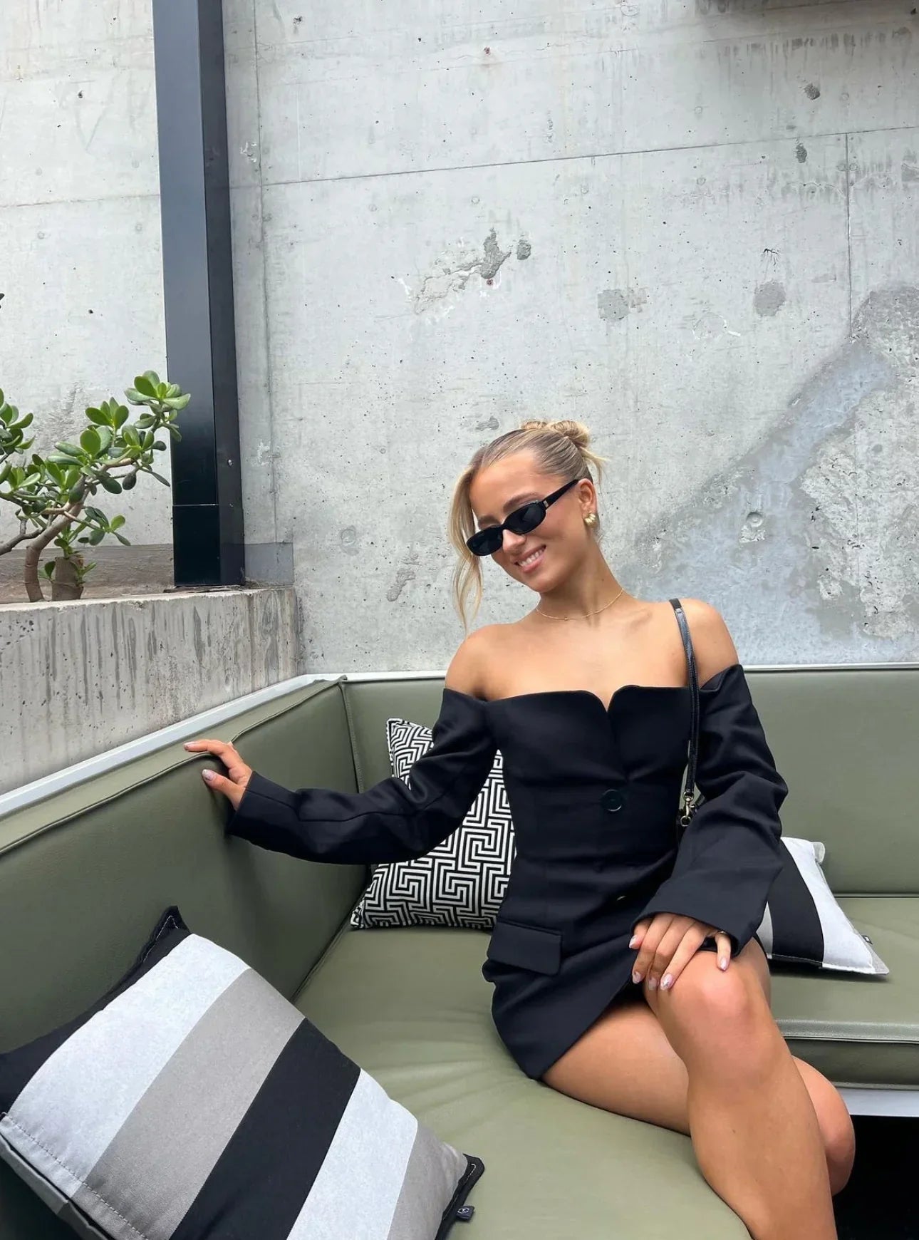 Ellianna | Off-Shoulder Blazer Jurk - Fashion Lab