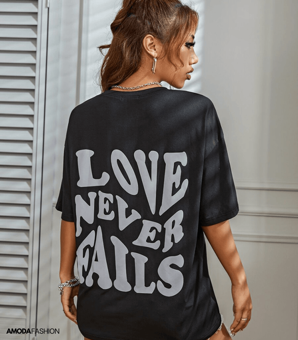 Edeline | Love Never Fails T-Shirt Met Rugprint - Fashion Lab