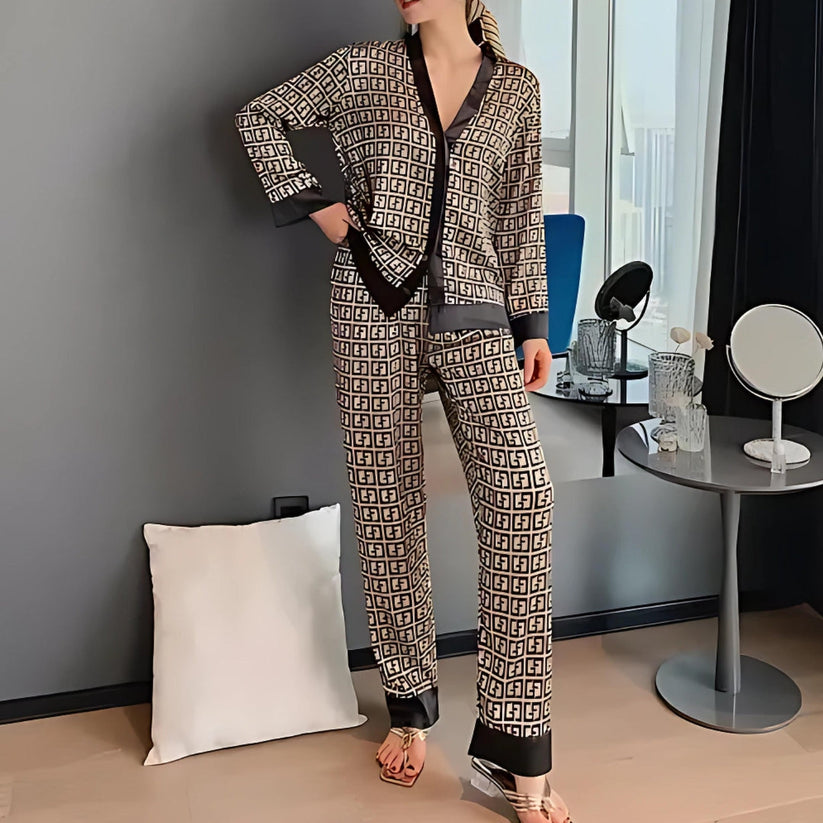 set voor dames – Liselle | Stijlvolle Geometrische Satijnen Pyjama Set