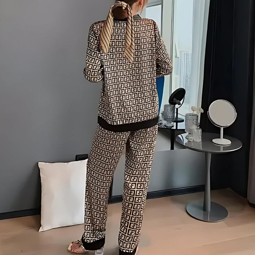 set voor dames – Liselle | Stijlvolle Geometrische Satijnen Pyjama Set