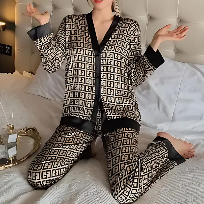 set voor dames – Liselle | Stijlvolle Geometrische Satijnen Pyjama Set