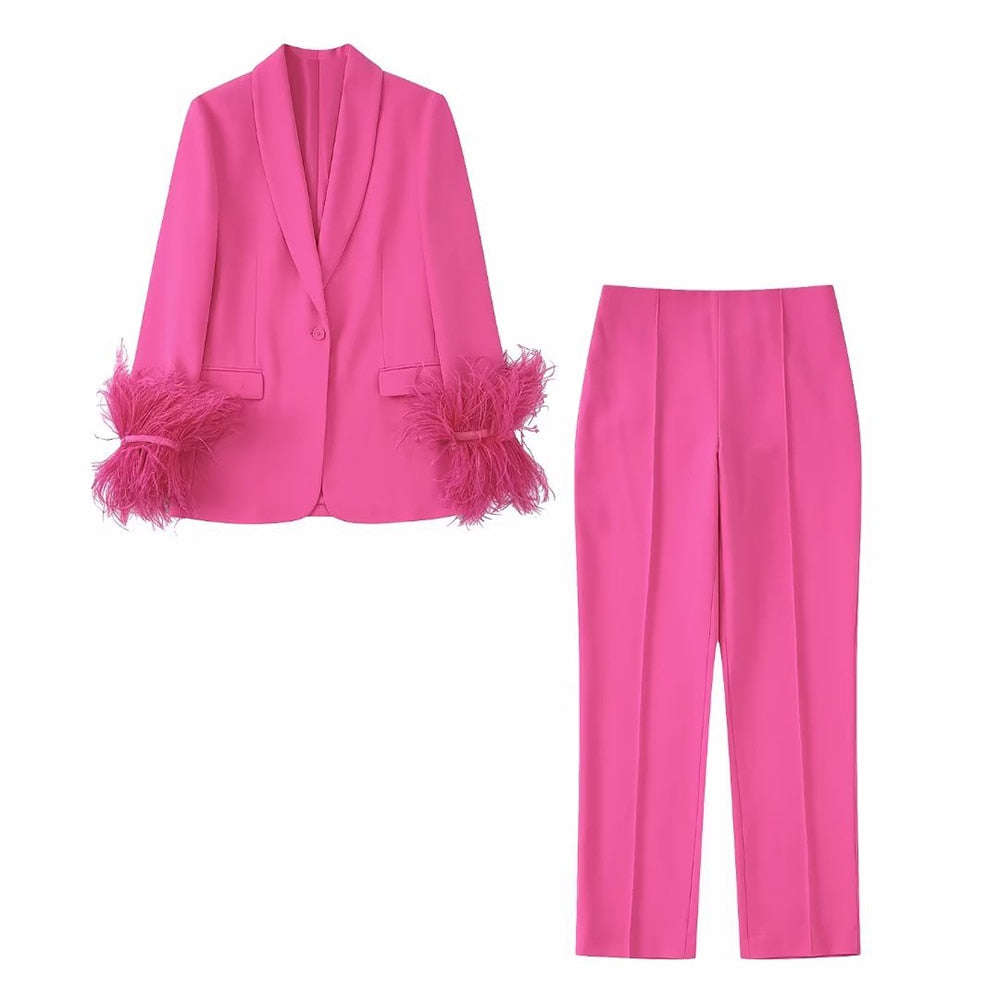 Vivien | Roze pak met veren - Fashion Lab