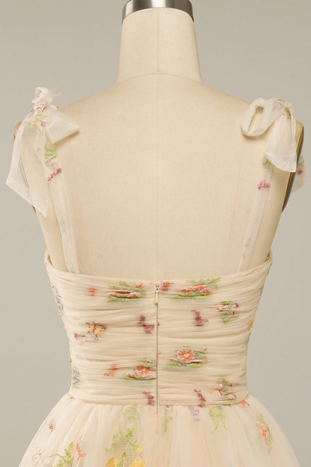 Suzy | Baljurk van tule met bloemenborduursel - Fashion Lab
